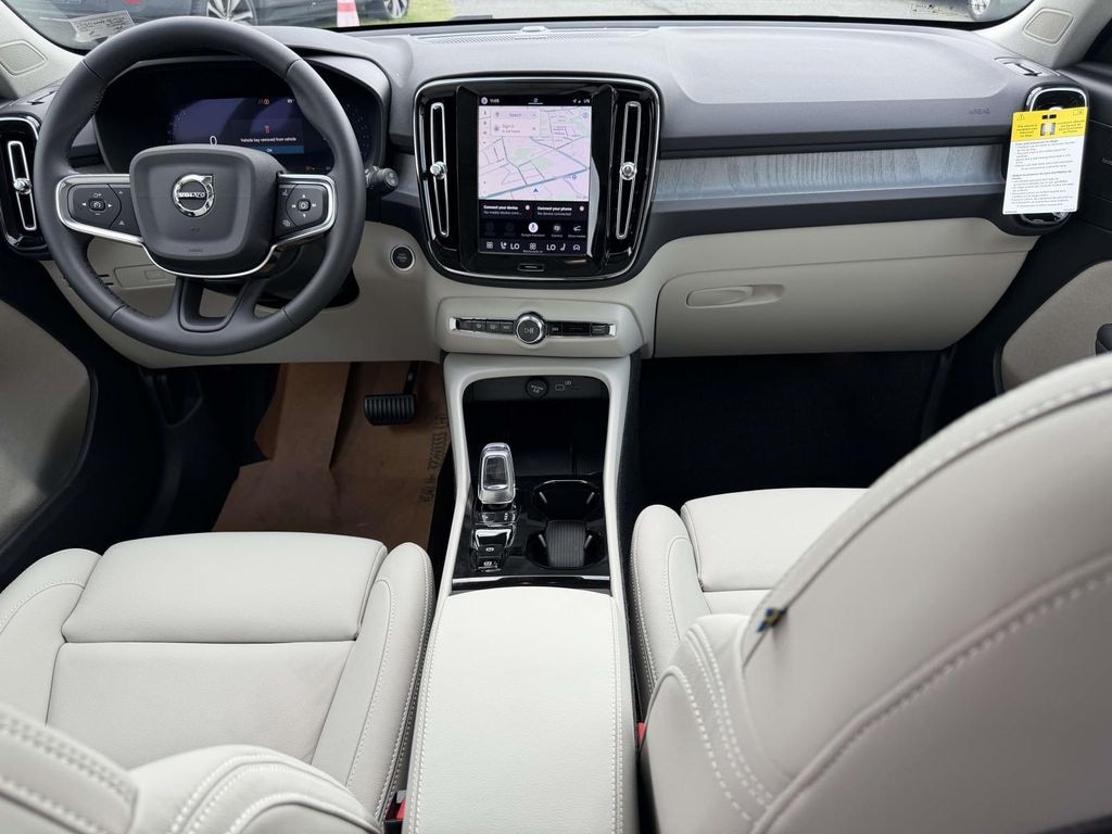 New 2026 Volvo XC40 B5 Ultra SUV