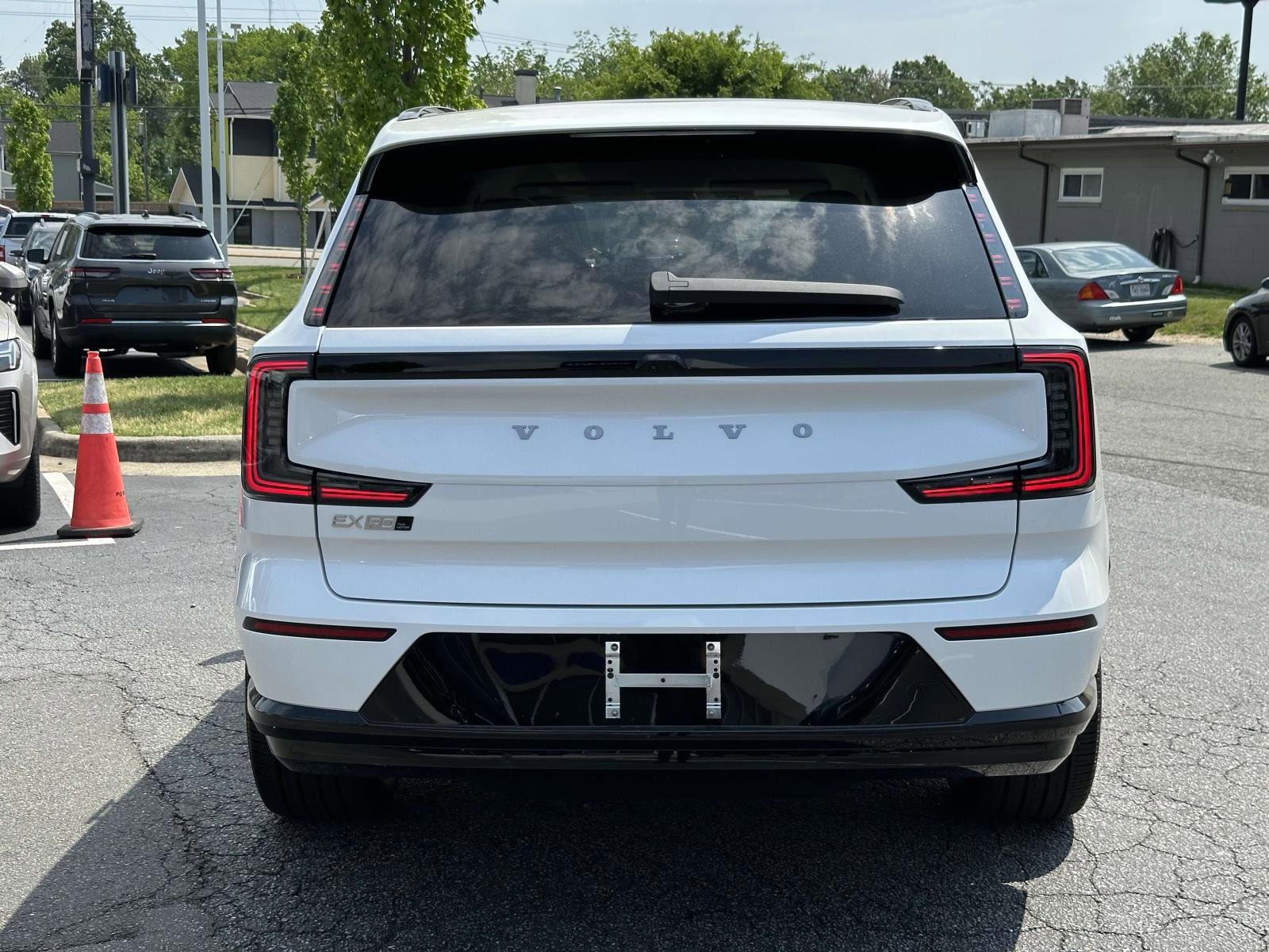 2025 Volvo EX90 Plus - Photo 20
