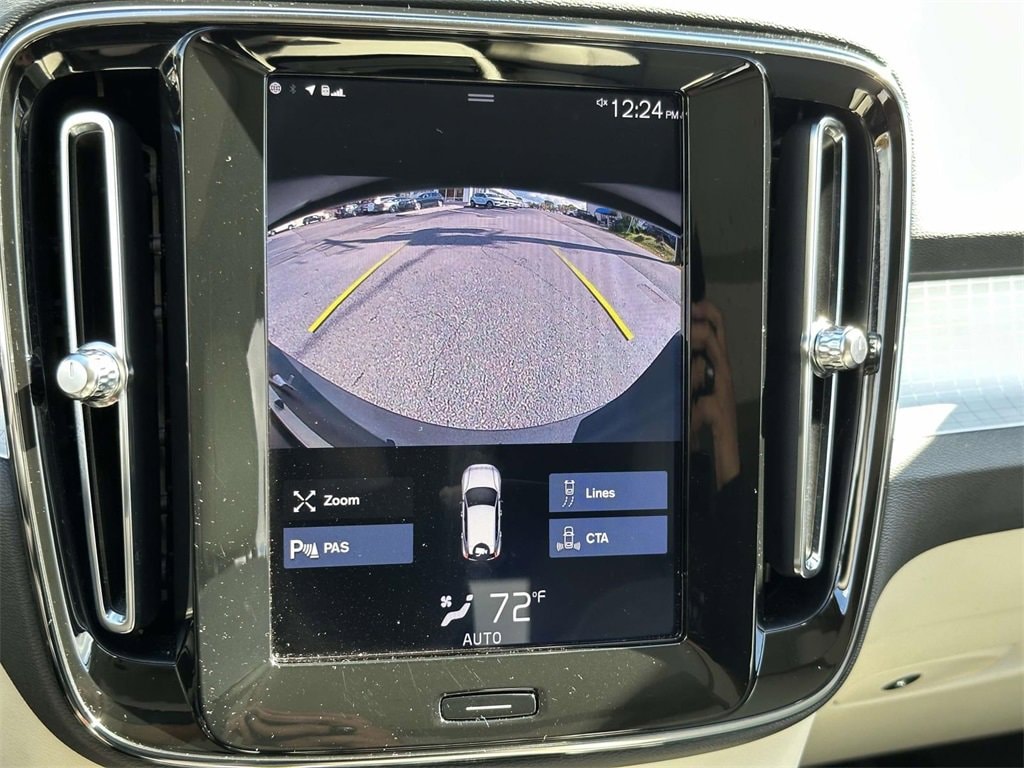 Used 2020 Volvo XC40 Momentum SUV