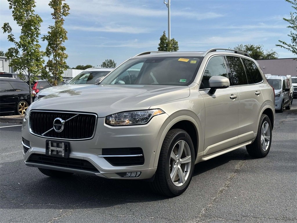 2016 Volvo XC90 T5 Momentum photo 3