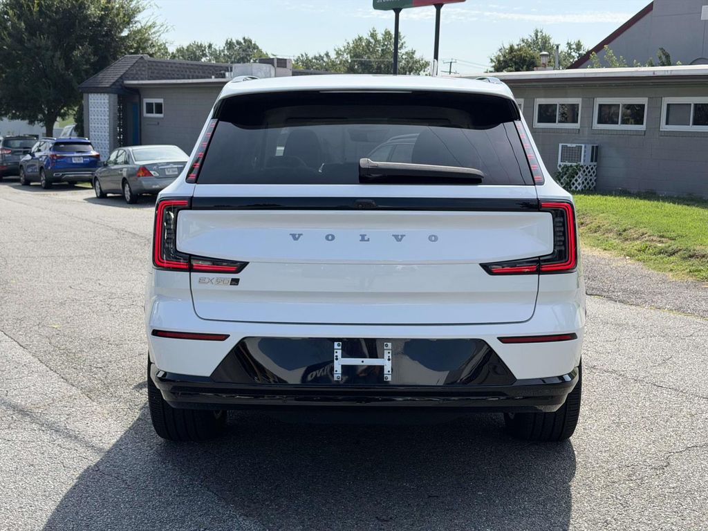2025 Volvo EX90 Plus - Photo 19