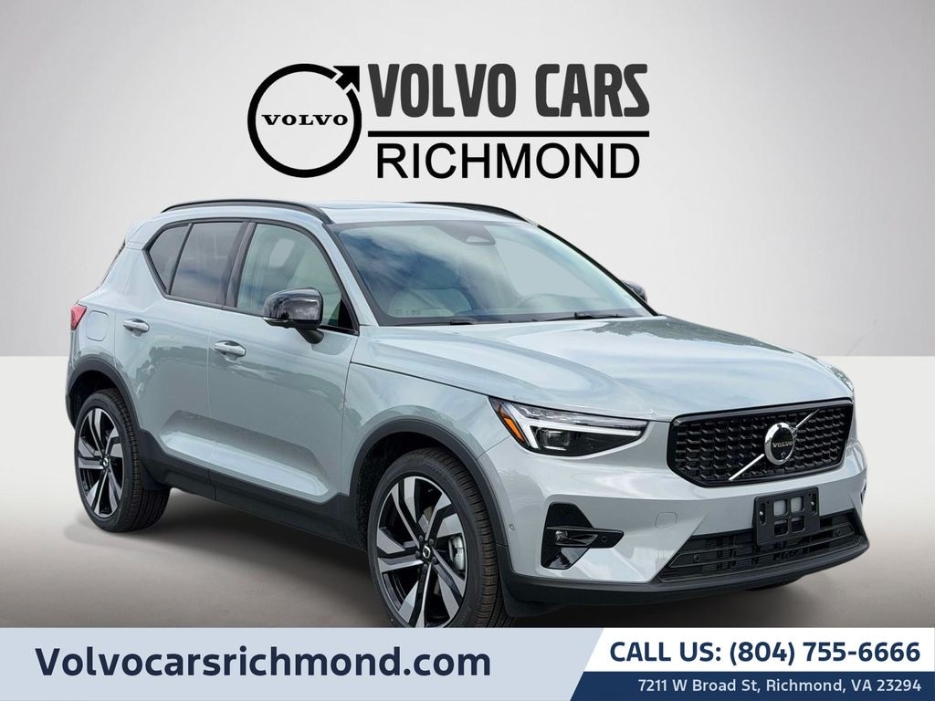 New 2026 Volvo XC40 B5 Ultra SUV