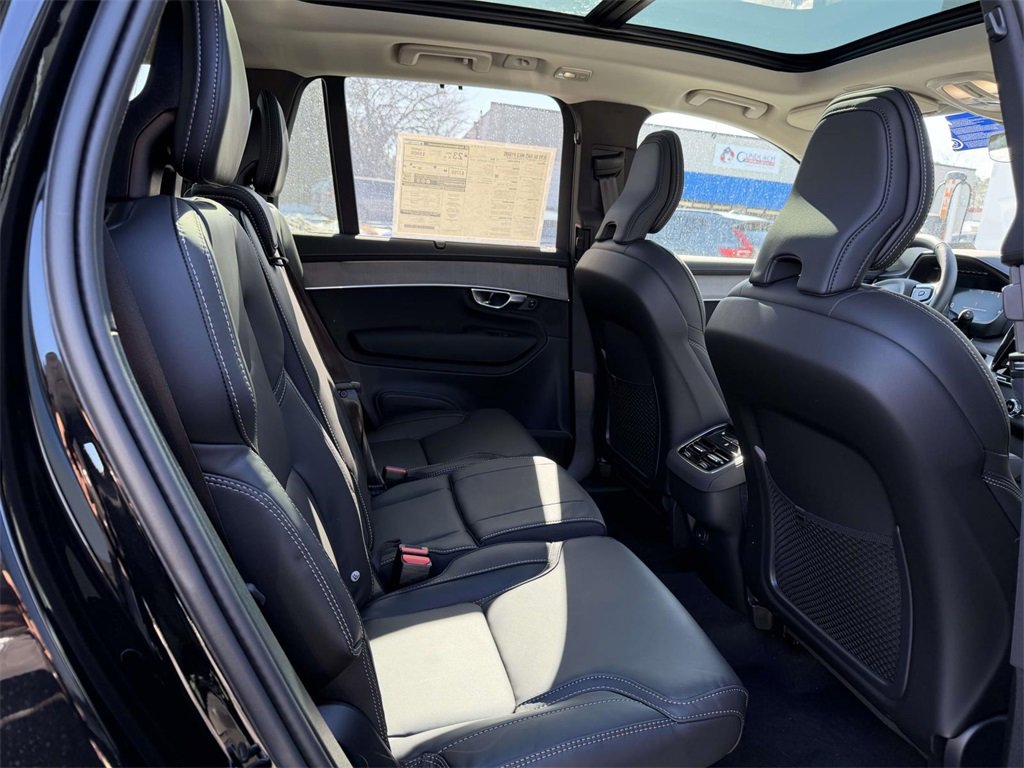 2026 Volvo XC90 Ultra - Photo 12