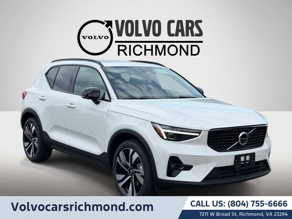 New 2026 Volvo XC40 B5 Ultra SUV