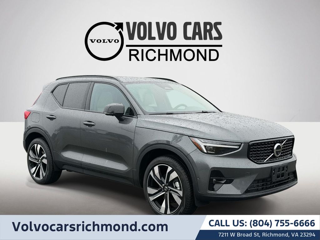 2026 Volvo XC40 B5 Ultra Dark AWD's photo