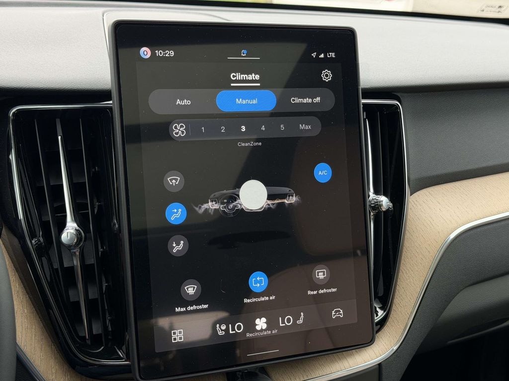 New 2026 Volvo XC60 B5 Core SUV
