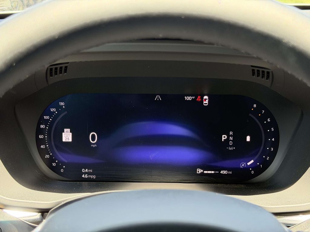 2026 Volvo XC60 Plus - Photo 10