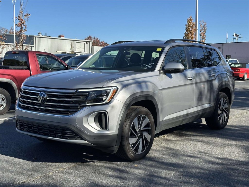 2025 Volkswagen Atlas SE Technology photo 3