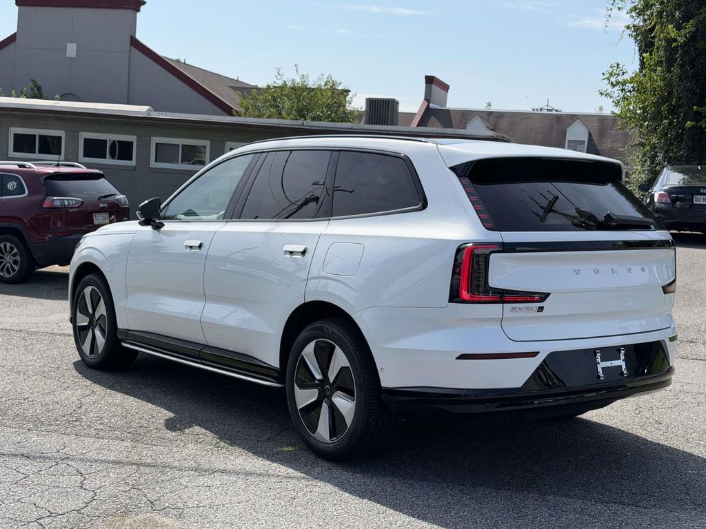 2025 Volvo EX90 Plus - Photo 20