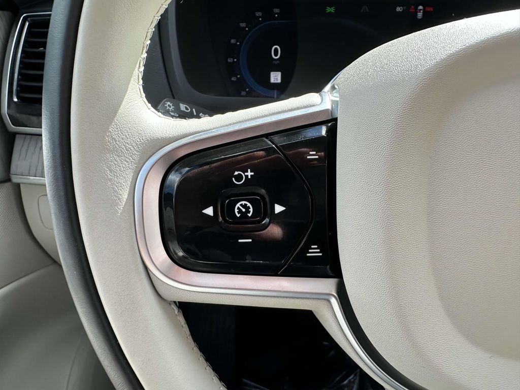 2024 Volvo XC90 Plus - Photo 11