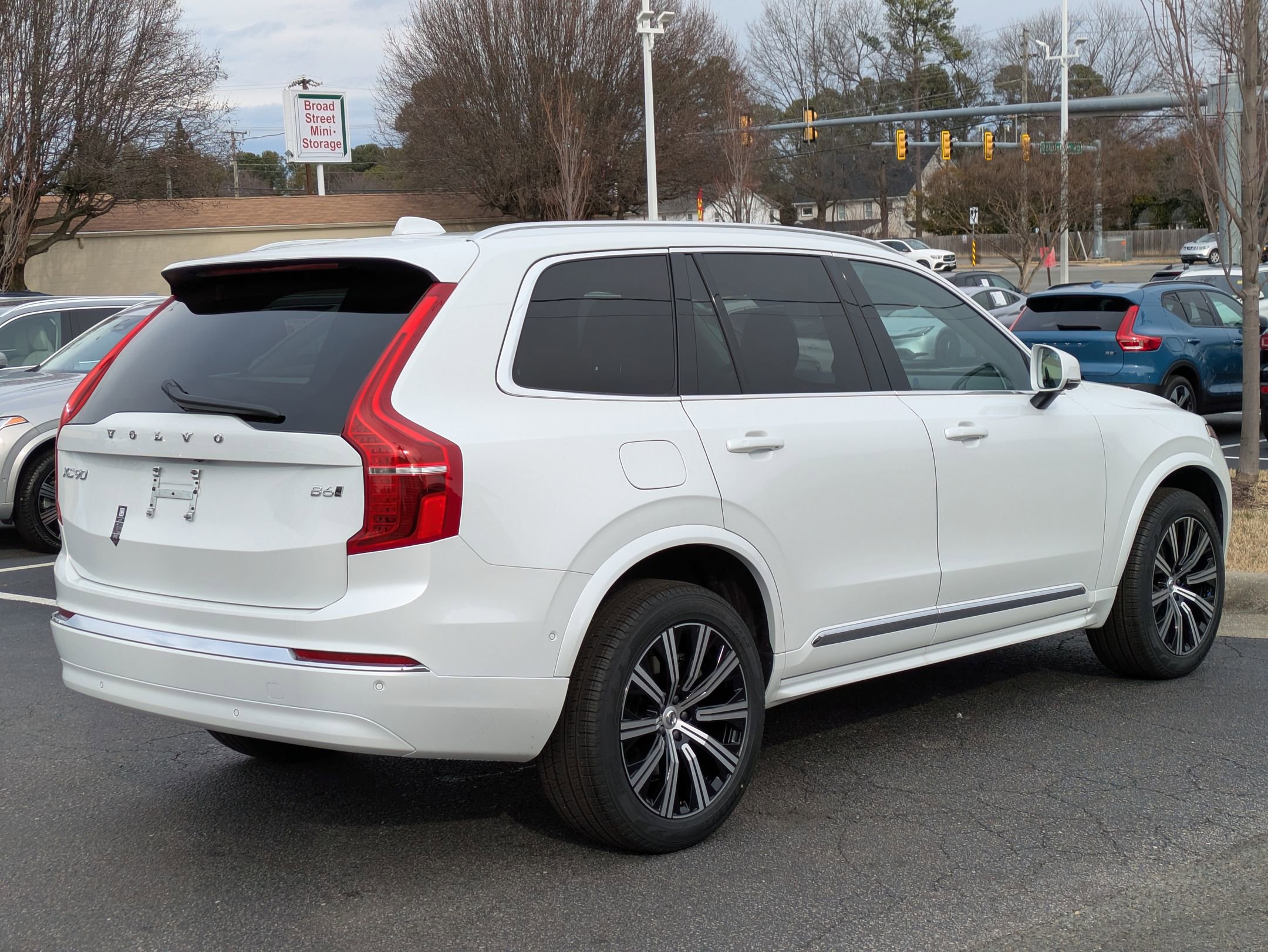 2025 Volvo XC90 Plus photo 3