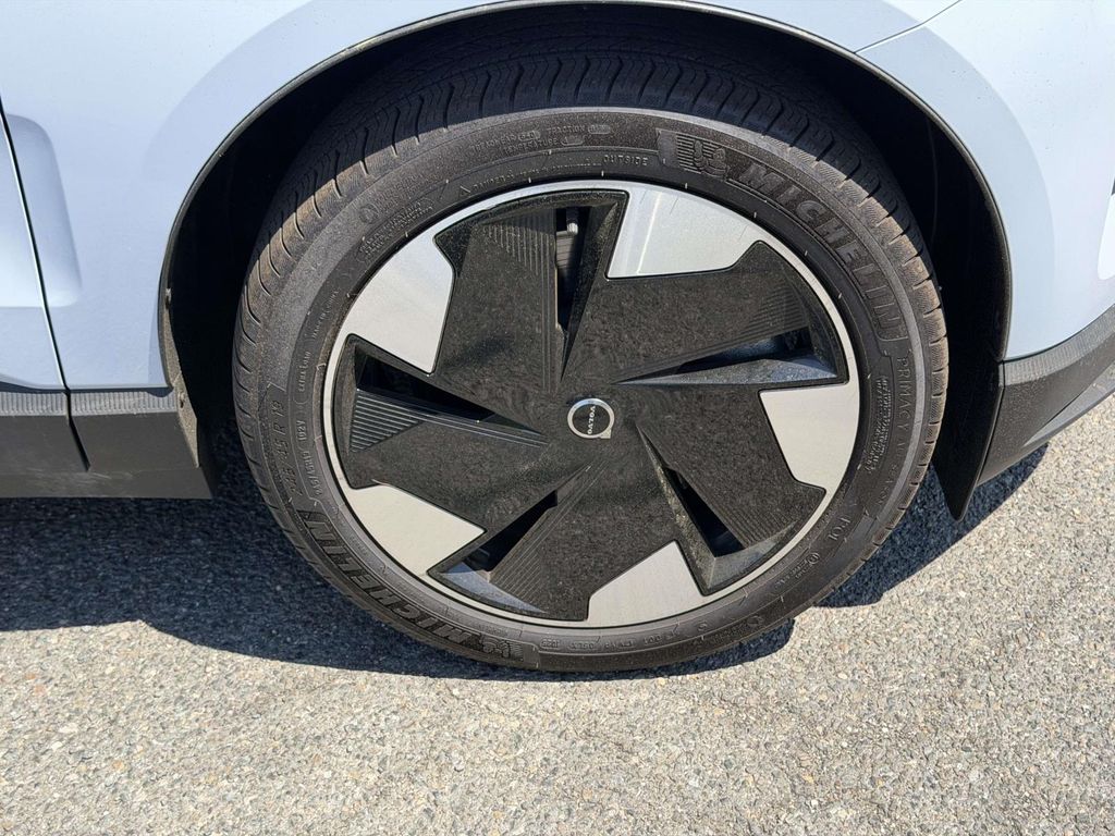 2025 Volvo EX30 Plus - Photo 26