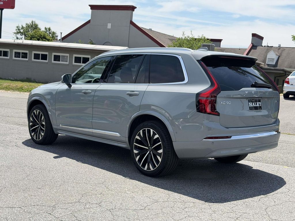 2026 Volvo XC90 Plus - Photo 21