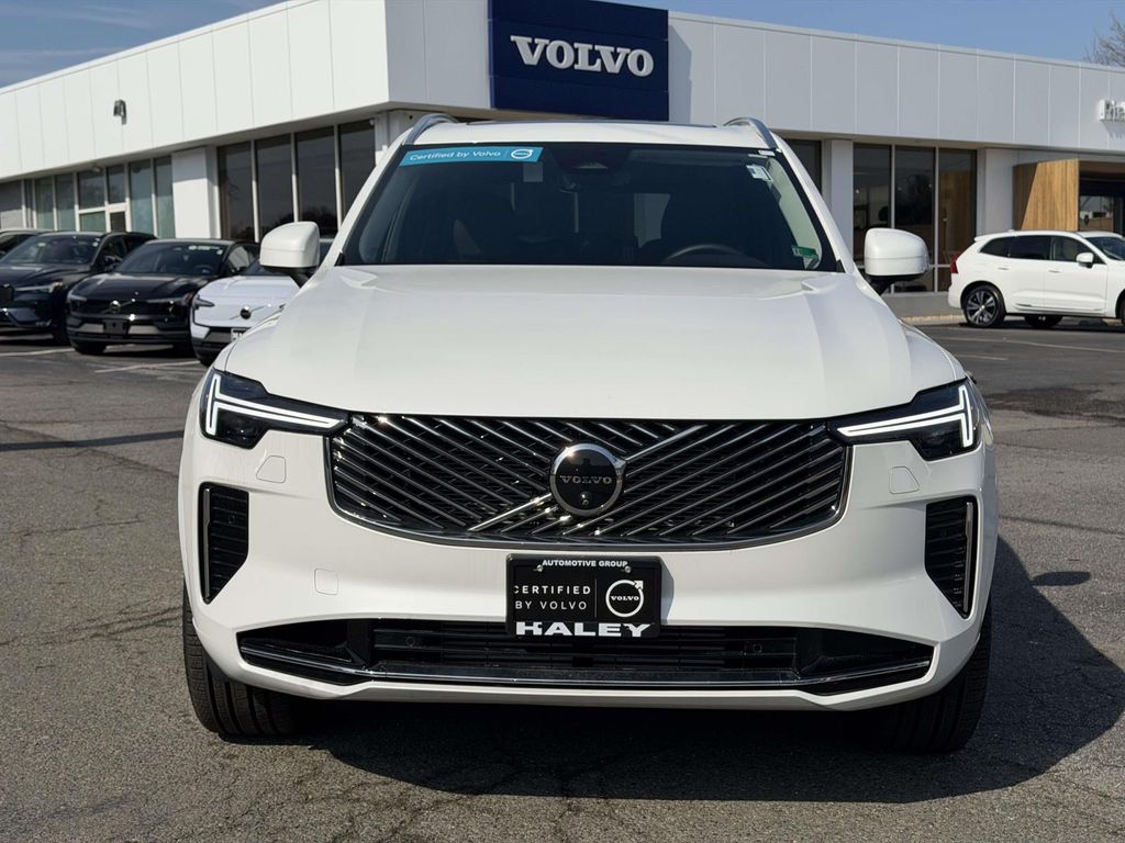 2025 Volvo XC90 Plus - Photo 25