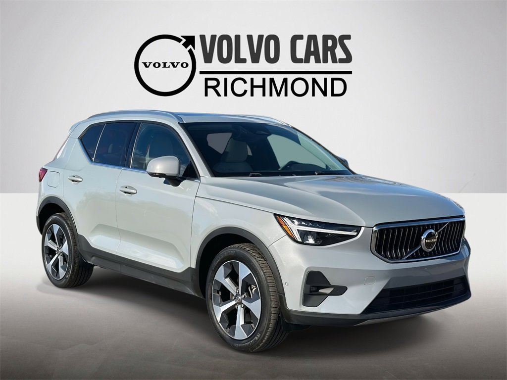 2024 Volvo XC40 Plus's photo