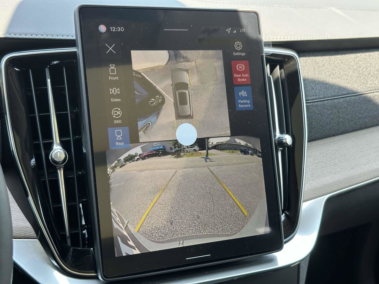 2026 Volvo XC90 Plus photo 4