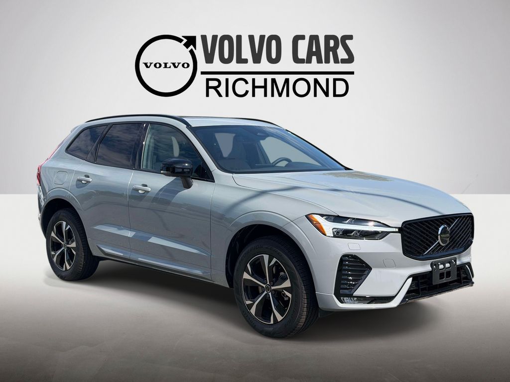 2026 Volvo XC60 B5 Core Dark AWD's photo