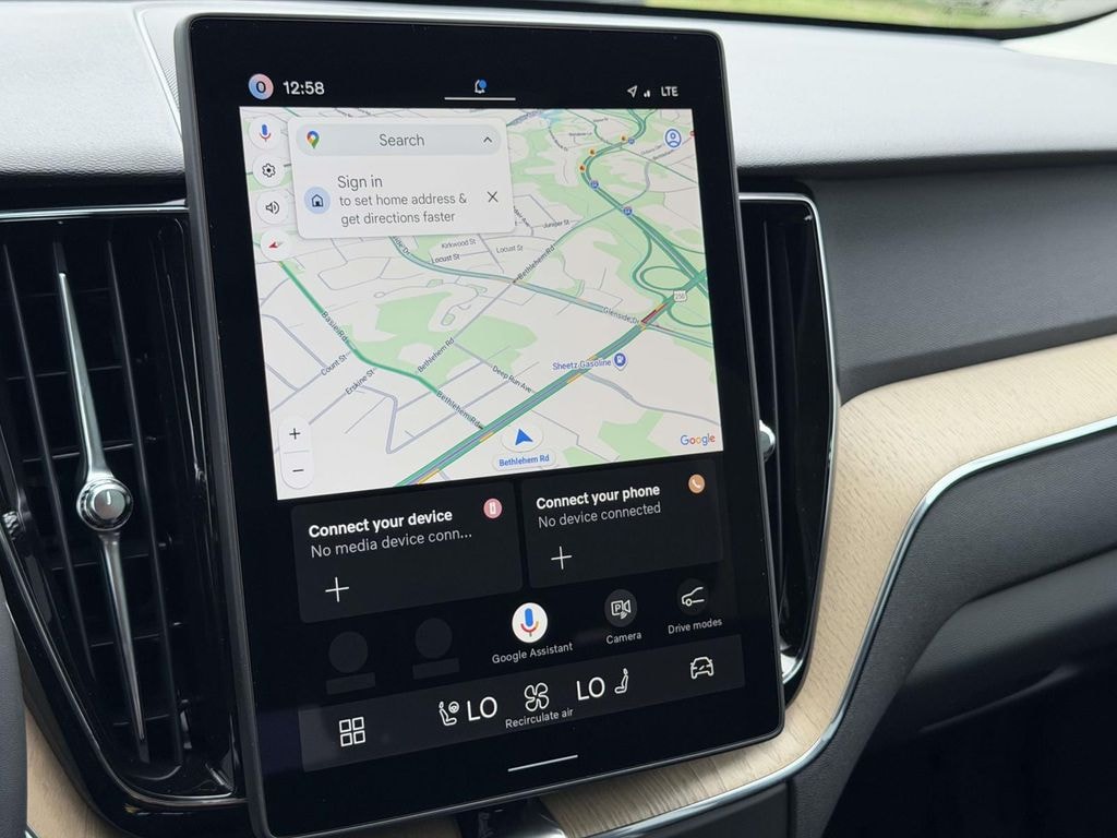 New 2026 Volvo XC60 B5 Plus SUV
