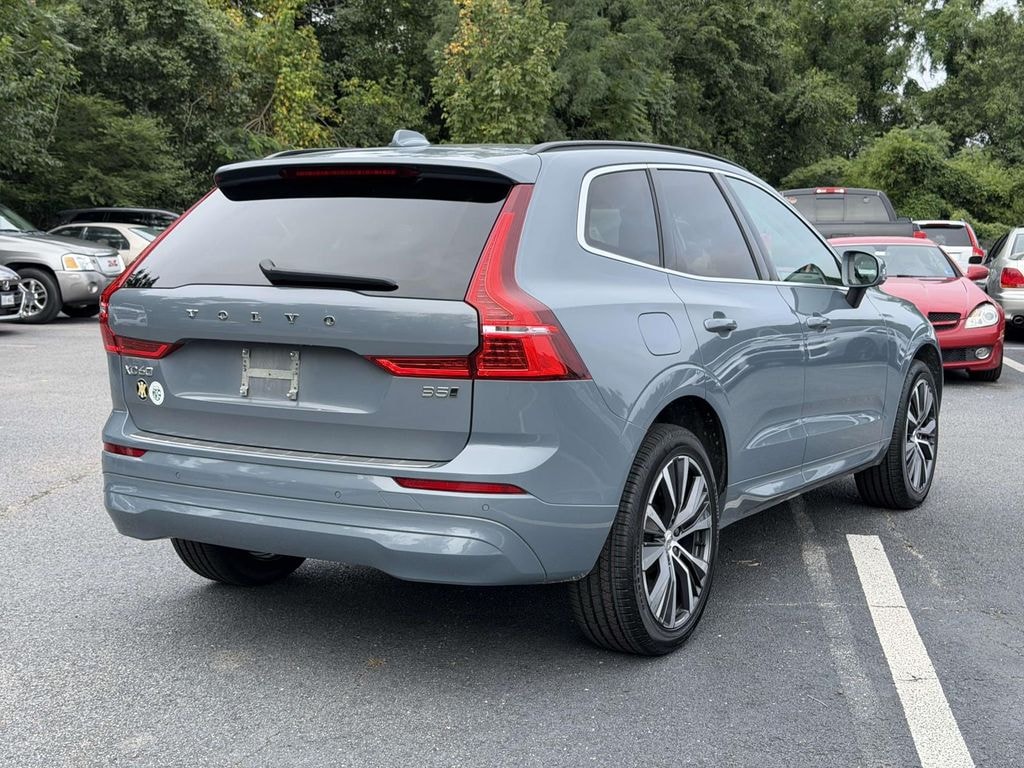 Used 2022 Volvo XC60 B5 Momentum SUV