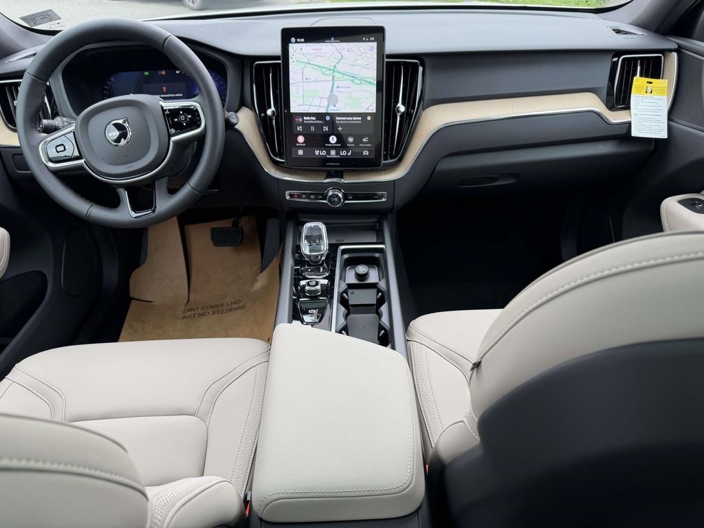 New 2026 Volvo XC60 B5 Core SUV
