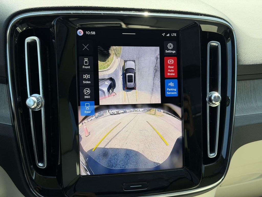 New 2026 Volvo XC40 B5 Ultra SUV