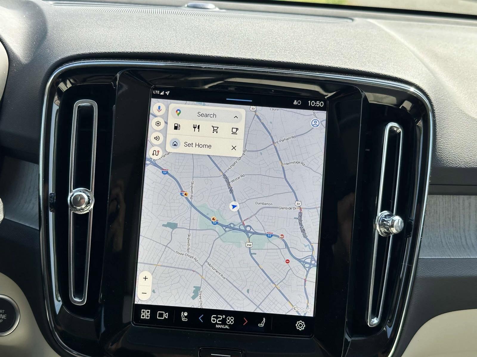 2025 Volvo XC40 Plus photo 3