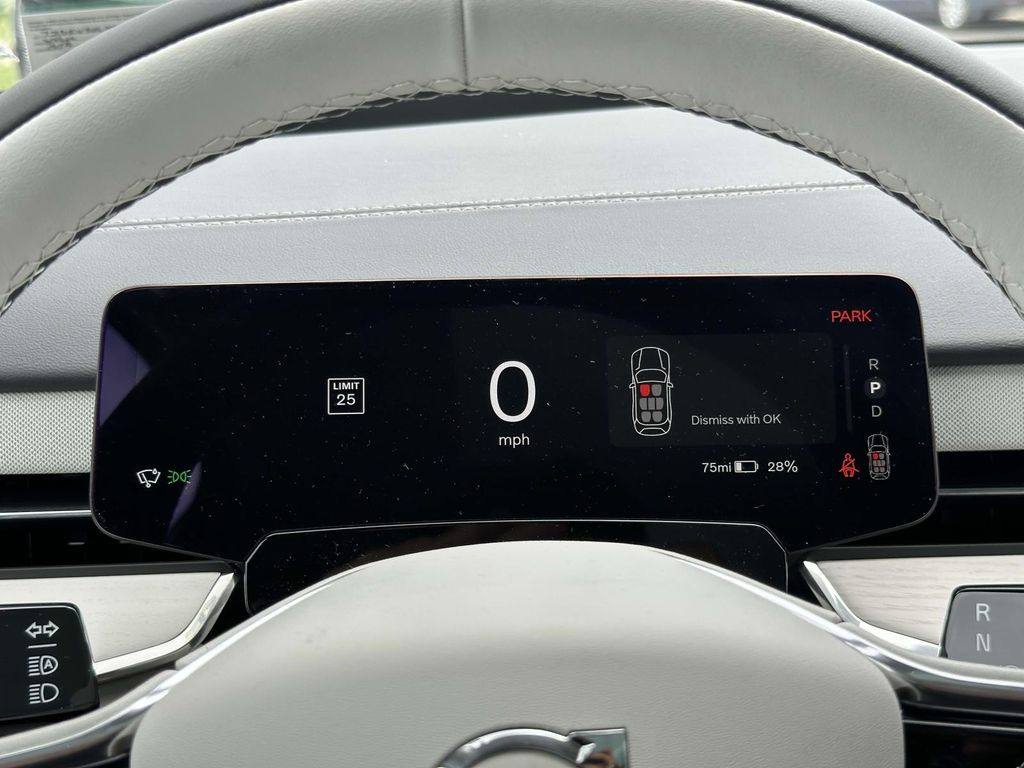 2025 Volvo EX90 Ultra - Photo 8