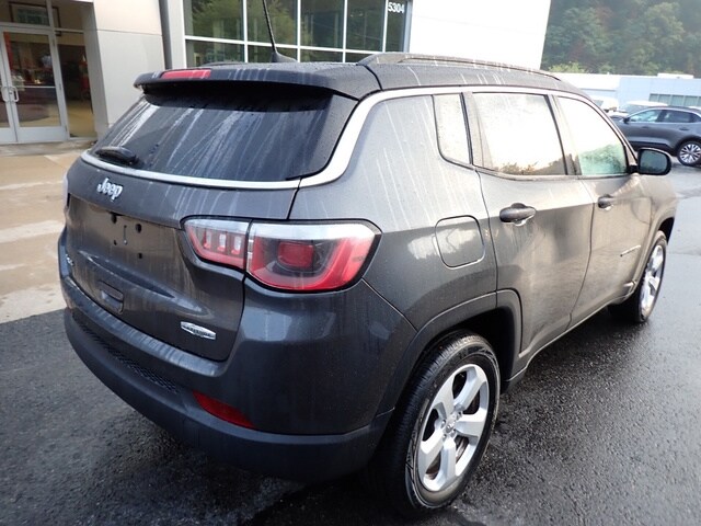 2019 Jeep Compass Latitude photo 2