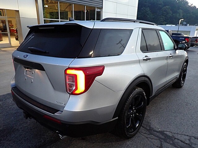 2023 Ford Explorer ST-Line photo 2