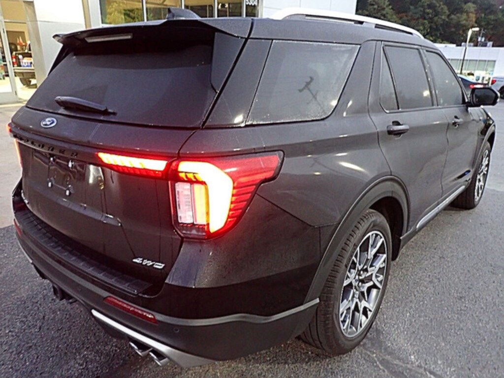 Used 2025 Ford Explorer Platinum SUV