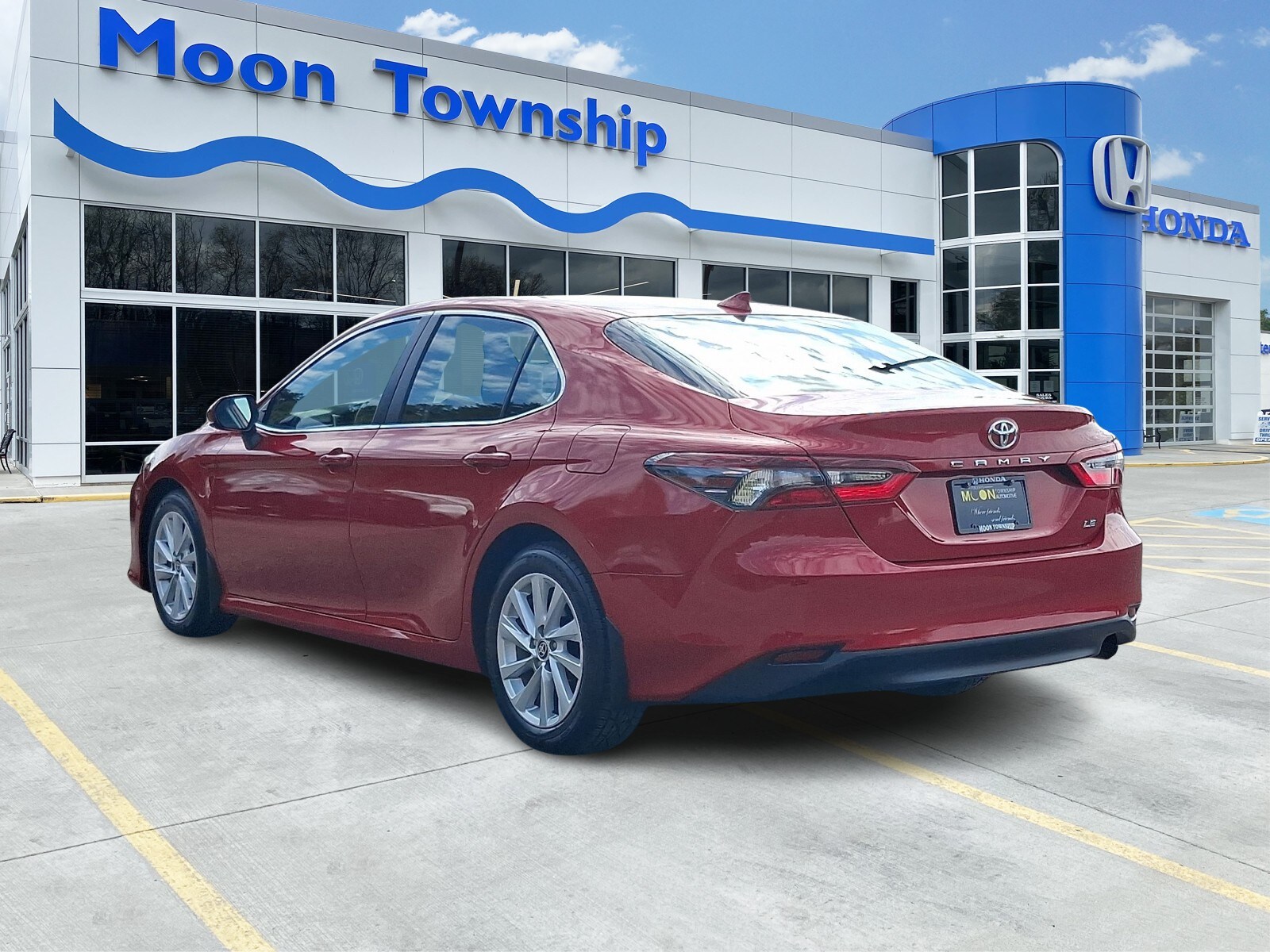 2023 Toyota Camry LE photo 4
