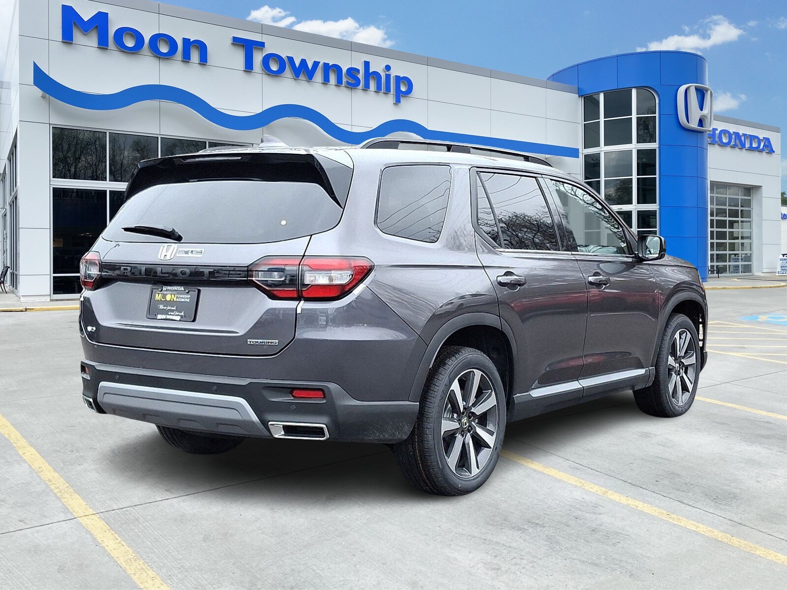 2025 Honda Pilot Touring photo 3