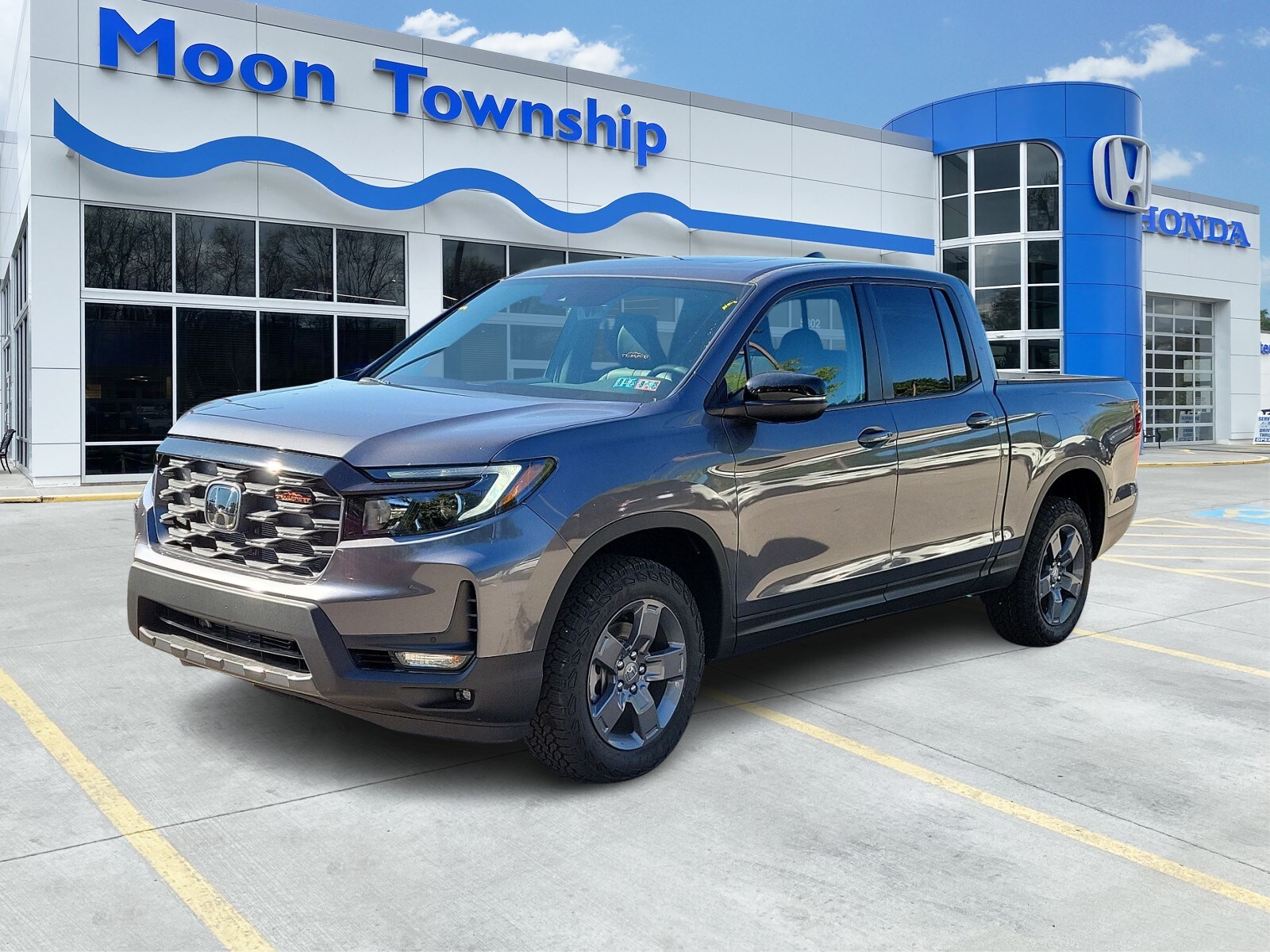 2025 Honda Ridgeline TrailSport photo 2