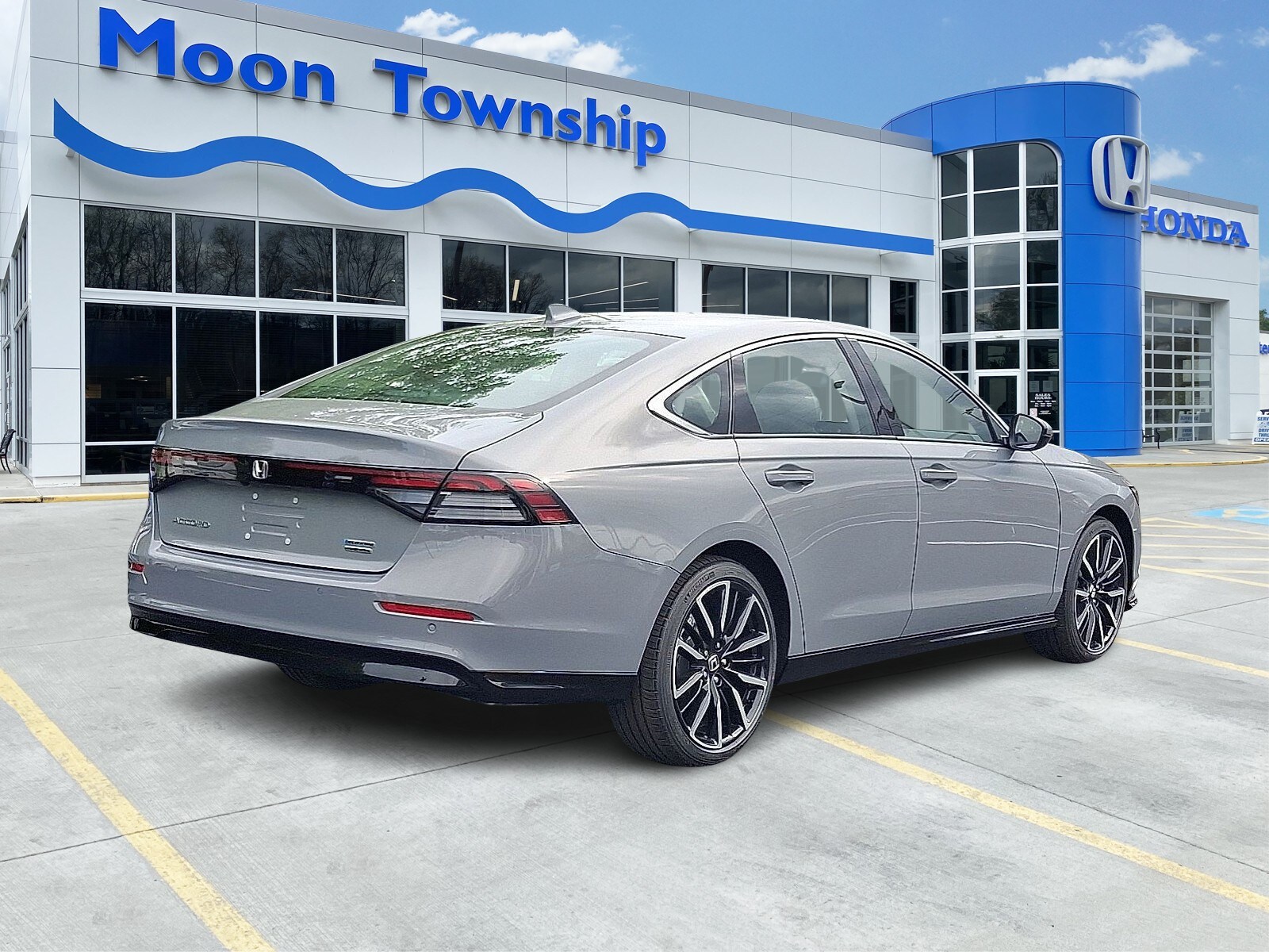 2025 Honda Accord Hybrid Touring photo 2