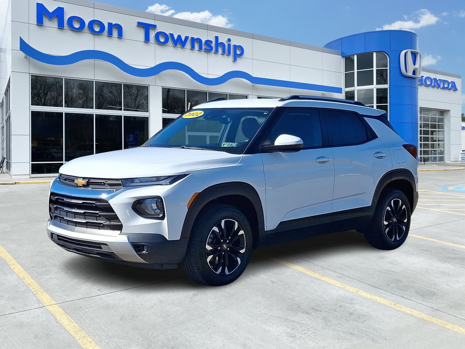 2022 Chevrolet Trailblazer LT photo 2