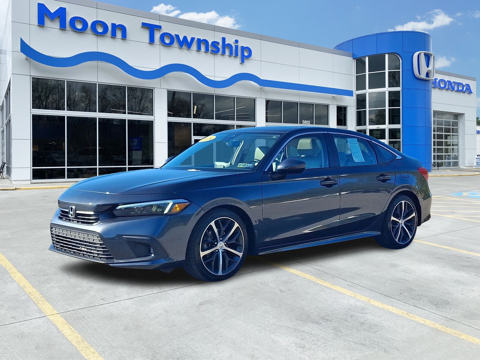 2024 Honda Civic Touring photo 3