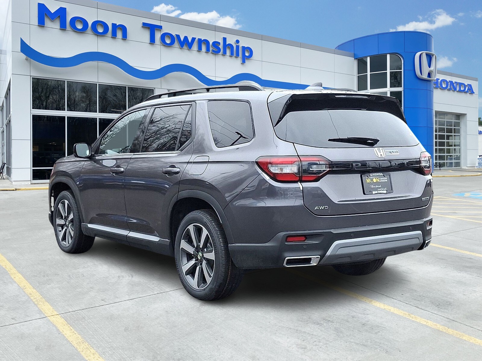 2025 Honda Pilot Touring photo 2