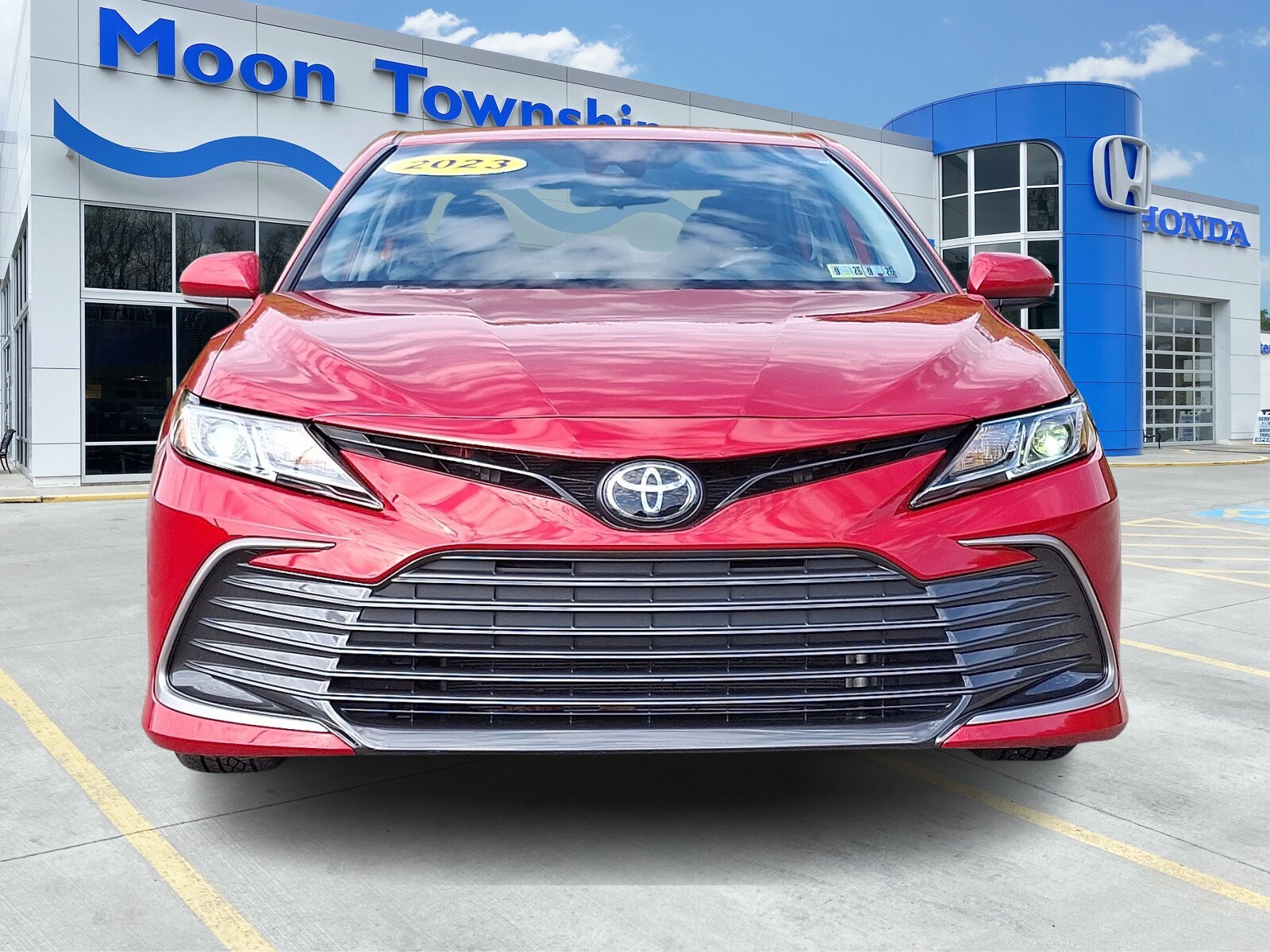 2023 Toyota Camry LE photo 2