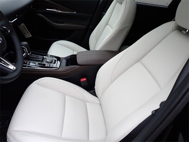 2025 Mazda CX-30 Premium - Photo 11