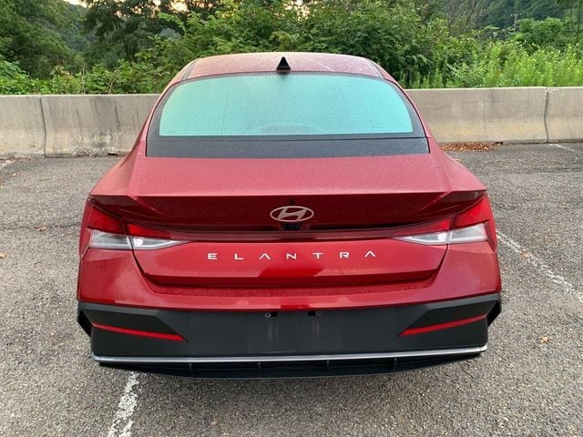 2024 Hyundai Elantra SEL - Photo 3