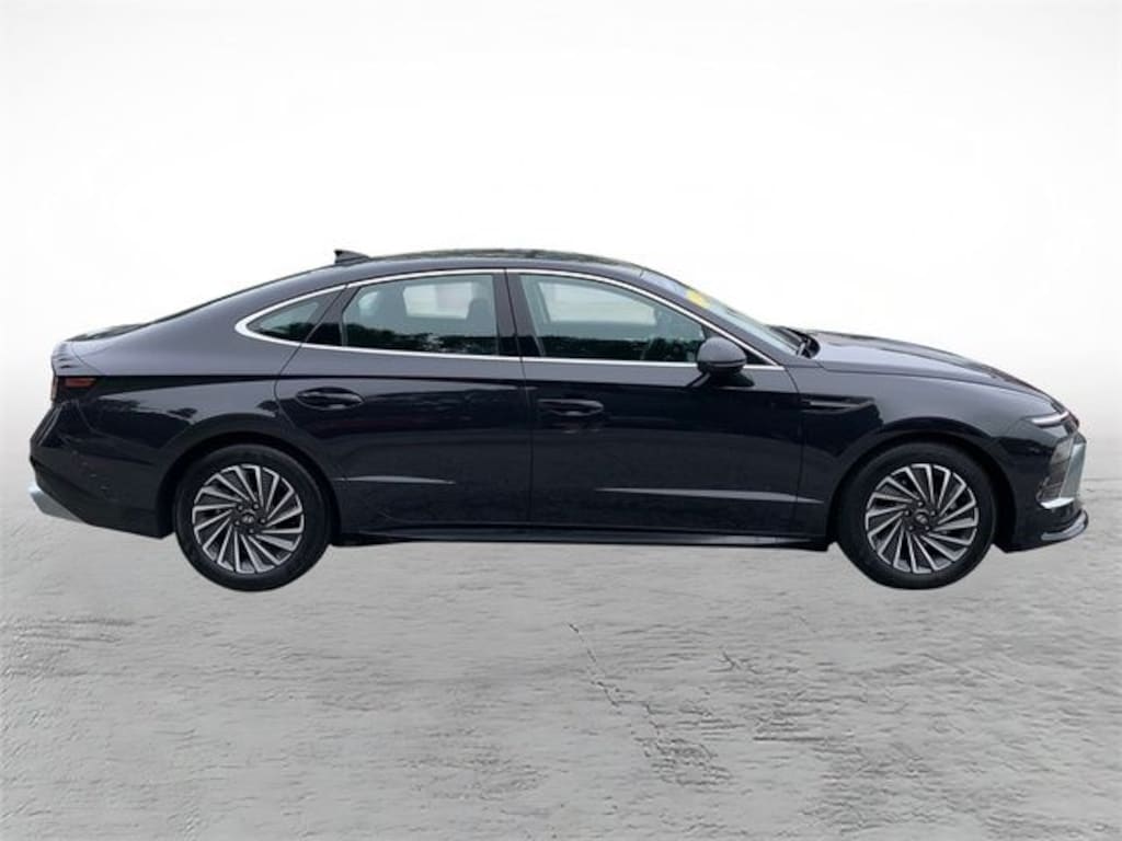 Certified 2025 Hyundai Sonata Hybrid SEL Sedan