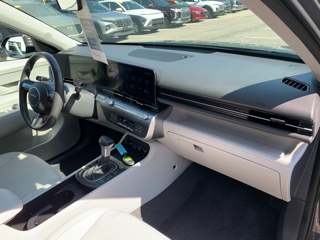2025 Hyundai Kona SEL - Photo 11