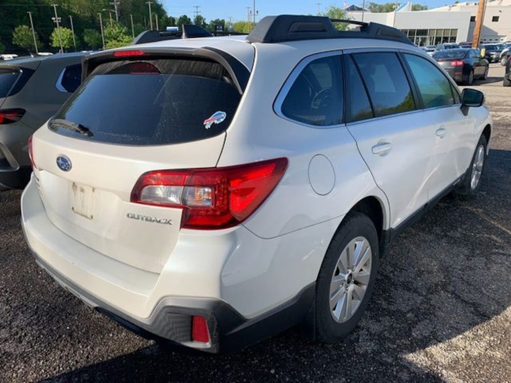 Used 2018 Subaru Outback 2.5i Premium with SUV