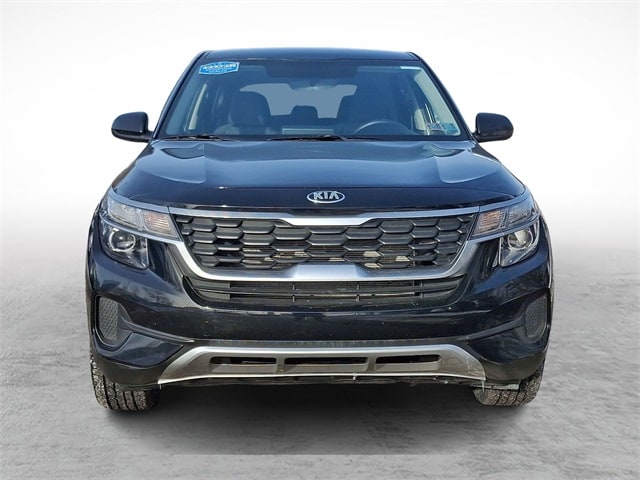 Used 2021 Kia Seltos LX with VIN KNDEPCAAXM7188291 for sale in Carnot-Moon, PA