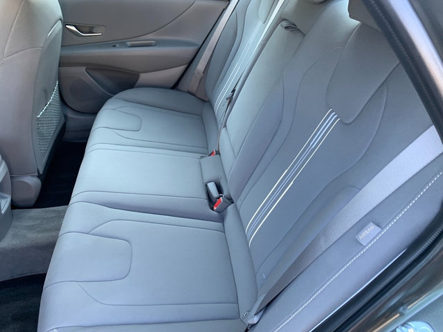 2024 Hyundai Elantra SEL - Photo 17