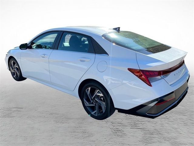 2025 Hyundai Elantra SEL - Photo 5