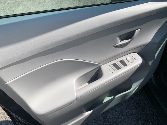 2025 Hyundai Kona SEL - Photo 21