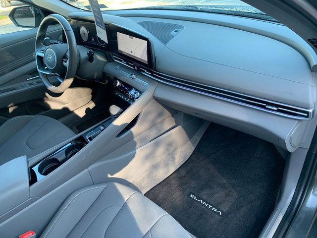 2024 Hyundai Elantra SEL - Photo 11