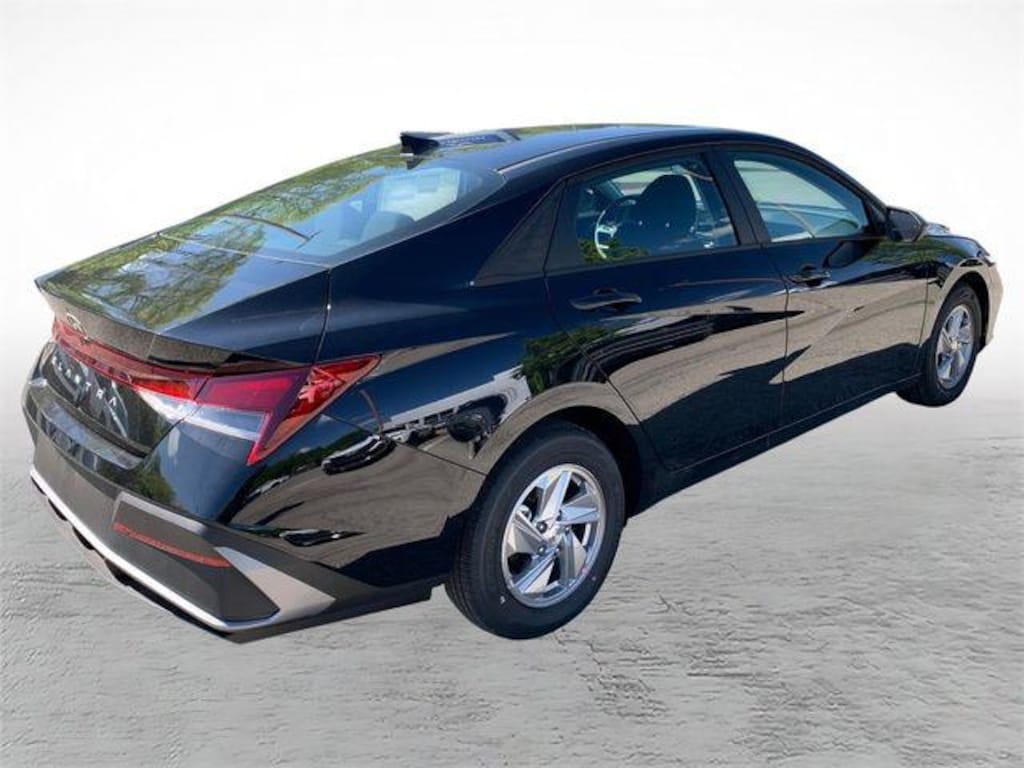 New 2026 Hyundai Elantra SE Sedan