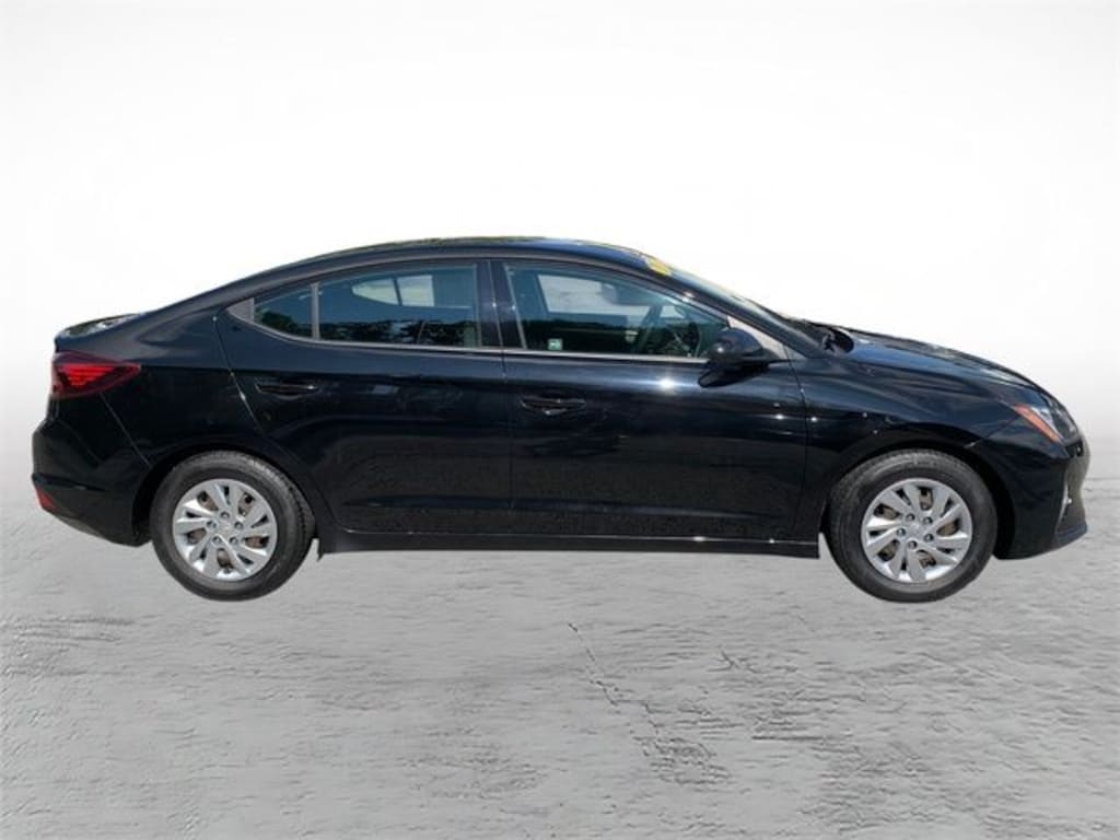Used 2020 Hyundai Elantra SE Sedan